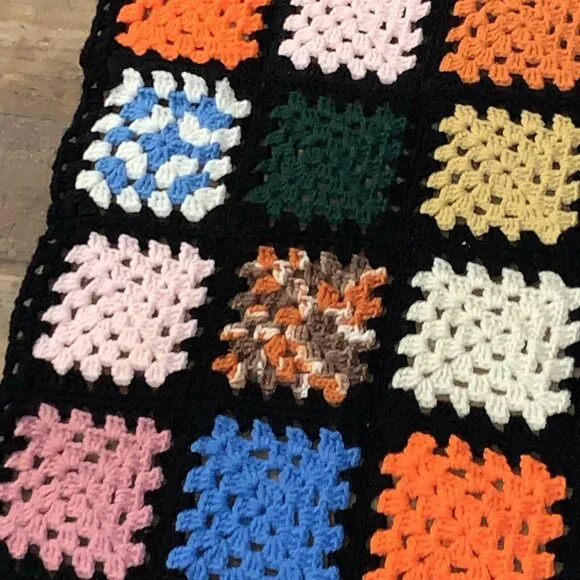 Vtg GRANNY SQUARE AFGHAN Crochet Cottage Core Throw Blanket 66”x43” T100 - Picture 5 of 12
